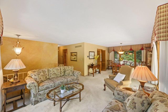 904 Lynne COURT, Waukesha, WI 53186