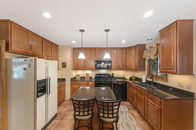 904 Lynne COURT, Waukesha, WI 53186