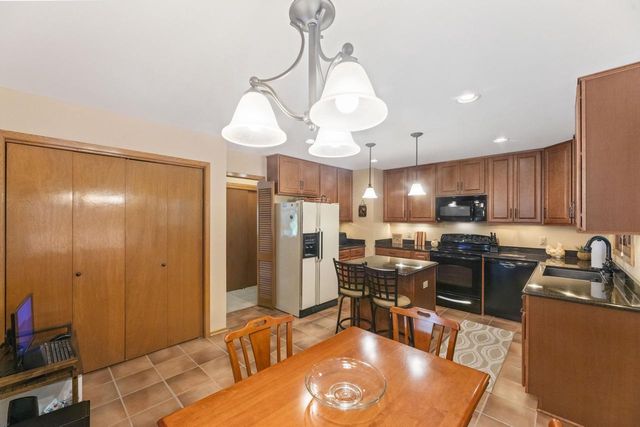 904 Lynne COURT, Waukesha, WI 53186