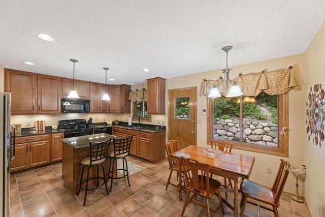 904 Lynne COURT, Waukesha, WI 53186