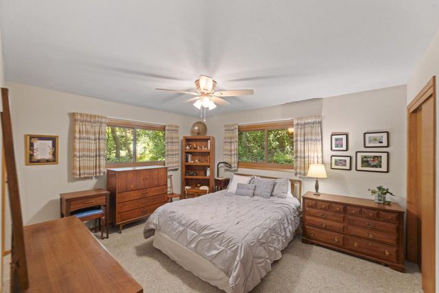 904 Lynne COURT, Waukesha, WI 53186