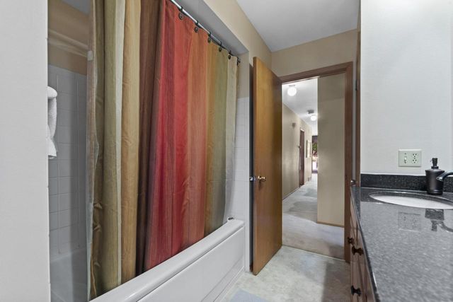 904 Lynne COURT, Waukesha, WI 53186