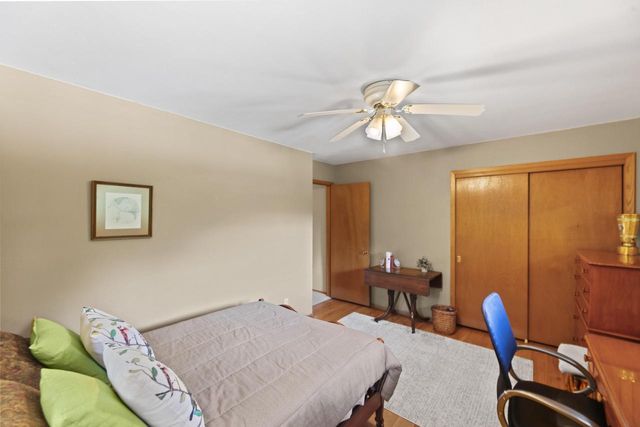 904 Lynne COURT, Waukesha, WI 53186