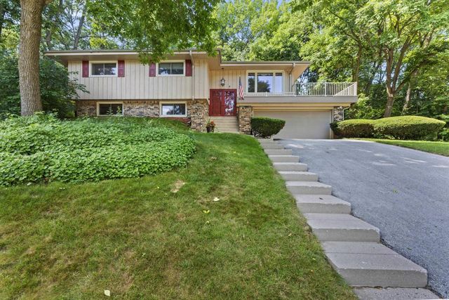 904 Lynne COURT, Waukesha, WI 53186