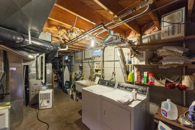 904 Lynne COURT, Waukesha, WI 53186