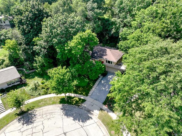 904 Lynne COURT, Waukesha, WI 53186