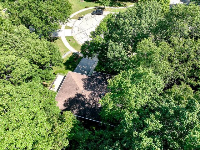 904 Lynne COURT, Waukesha, WI 53186