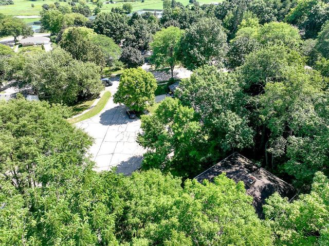 904 Lynne COURT, Waukesha, WI 53186
