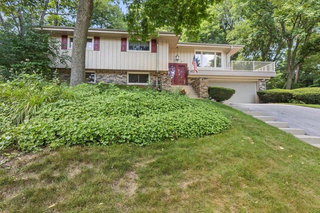 904 Lynne COURT, Waukesha, WI 53186