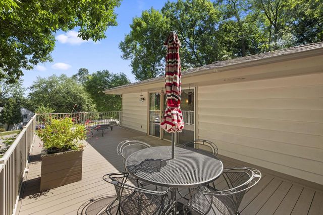 904 Lynne COURT, Waukesha, WI 53186