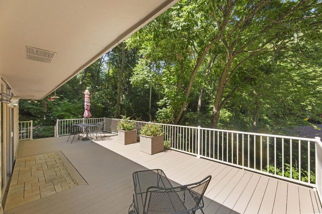 904 Lynne COURT, Waukesha, WI 53186