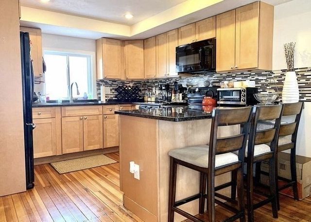 36 Palmer St, Quincy, MA 02169