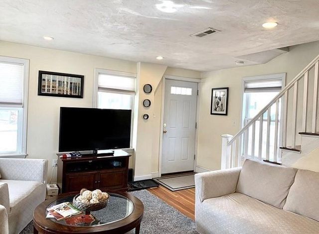 36 Palmer St, Quincy, MA 02169