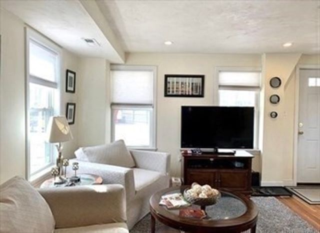 36 Palmer St, Quincy, MA 02169