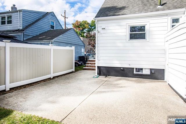 218 Hickory Avenue, Bergenfield, NJ 07621