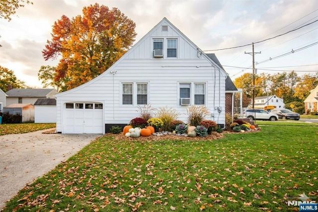 218 Hickory Avenue, Bergenfield, NJ 07621