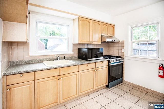 218 Hickory Avenue, Bergenfield, NJ 07621