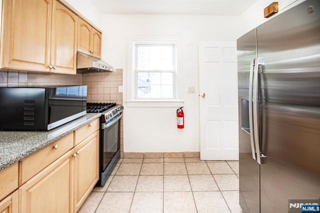 218 Hickory Avenue, Bergenfield, NJ 07621