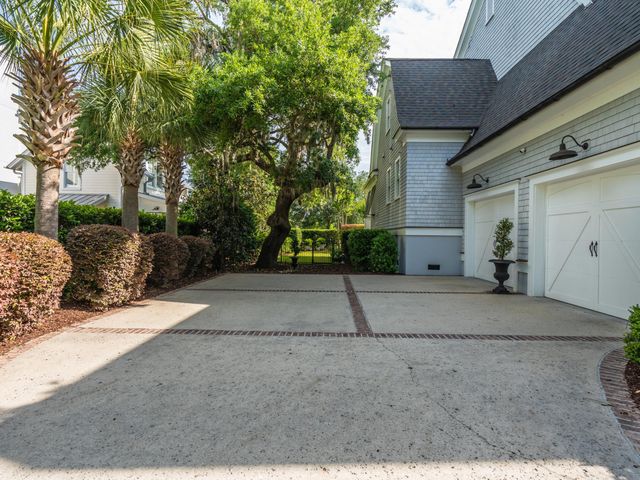 224 Furman Farm Place, Daniel Island, SC 29492