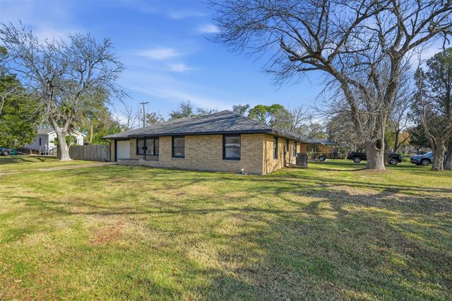 612 Sunset Lane, La Marque, TX 77568
