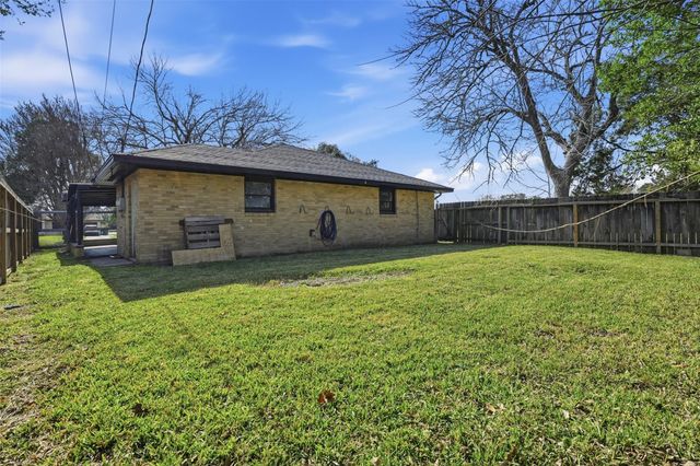 612 Sunset Lane, La Marque, TX 77568
