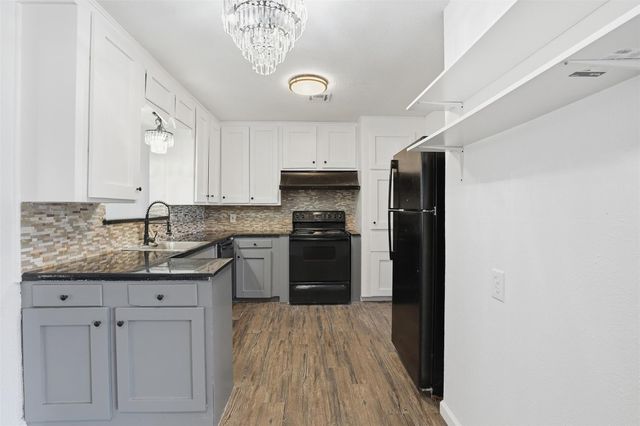 612 Sunset Lane, La Marque, TX 77568