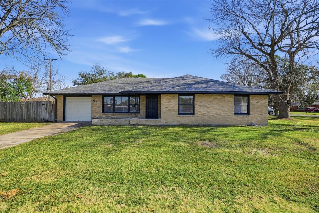 612 Sunset Lane, La Marque, TX 77568