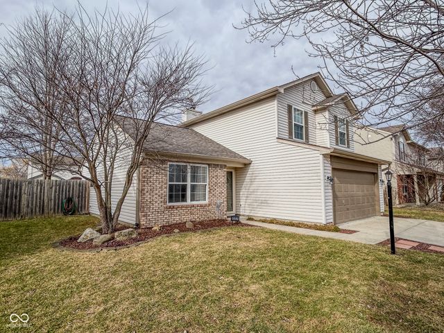 332 Brixton Woods East Drive, Pittsboro, IN 46167