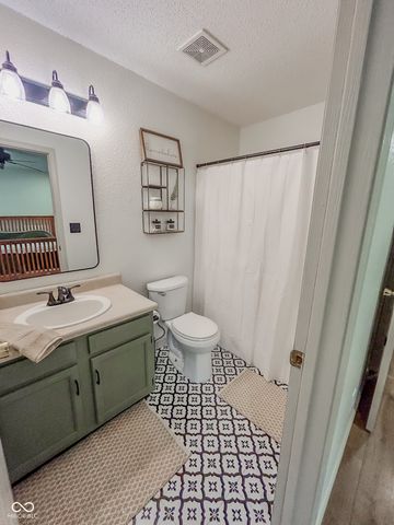 332 Brixton Woods East Drive, Pittsboro, IN 46167