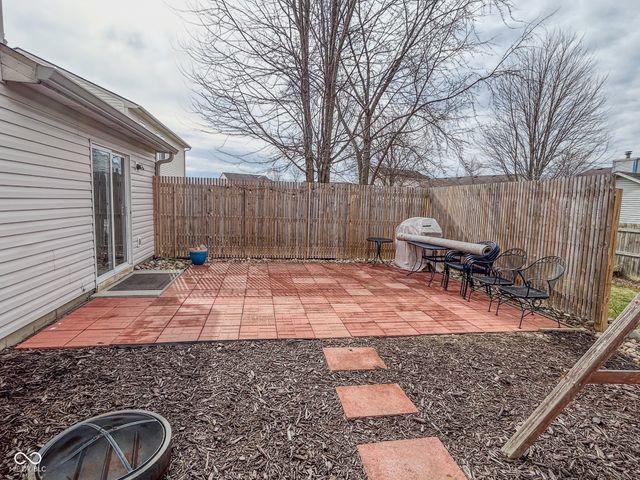 332 Brixton Woods East Drive, Pittsboro, IN 46167