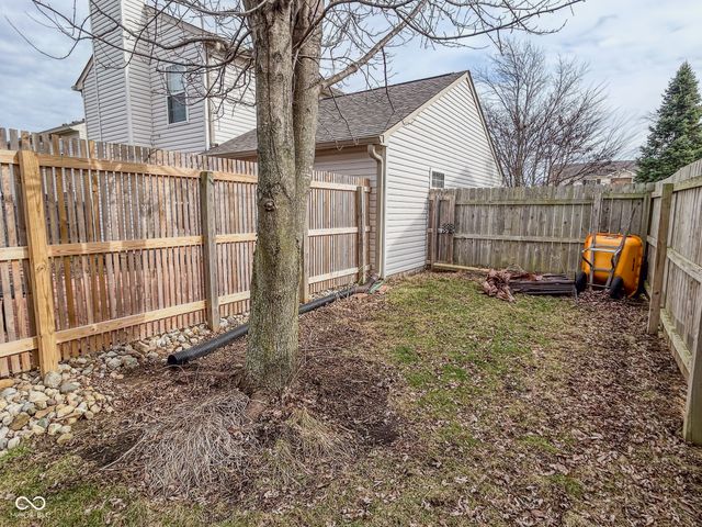 332 Brixton Woods East Drive, Pittsboro, IN 46167