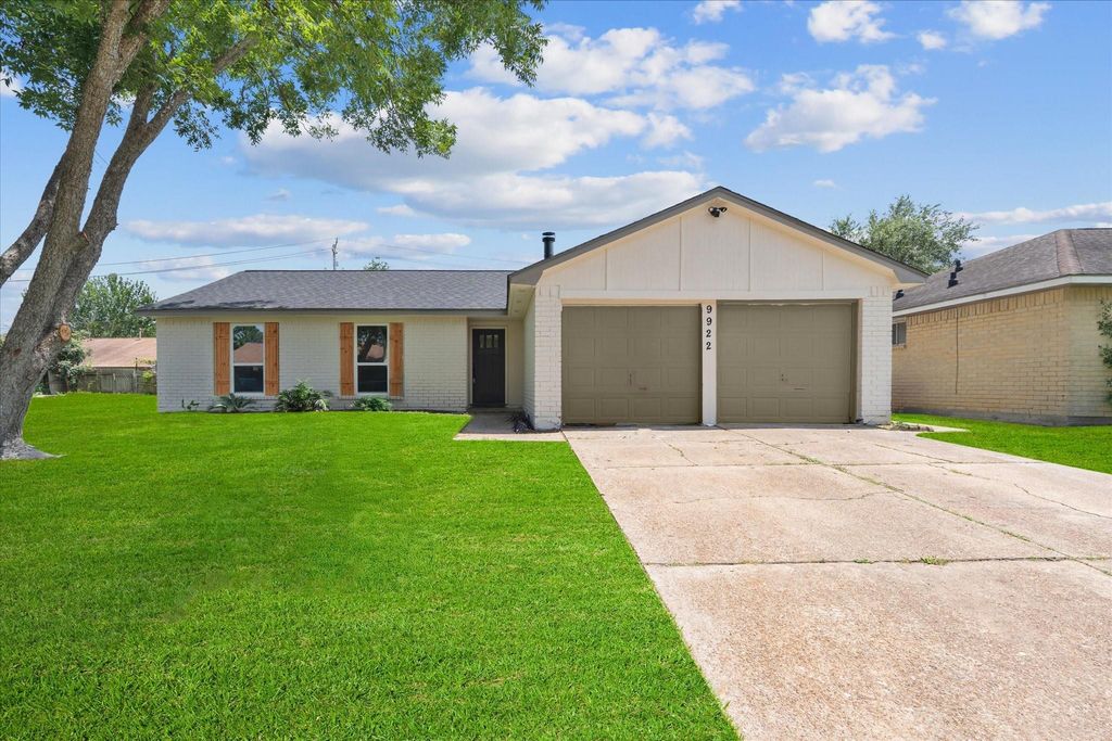 9922 Rocky Hollow Road, La Porte, TX 77571