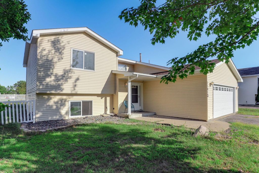 11012 Edgewood Avenue N, Champlin, MN 55316 — photo 3