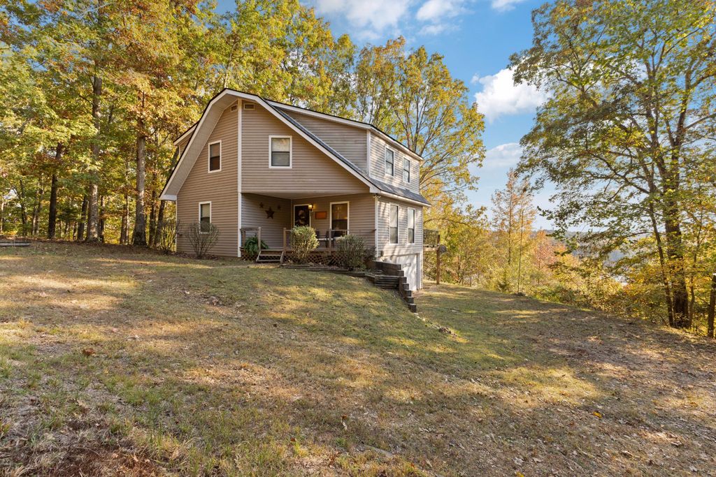 9828 Clydeton Rd, Waverly, TN 37185