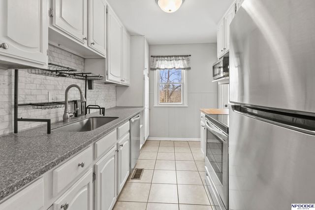 3164 Ida Street, Omaha, NE 68112