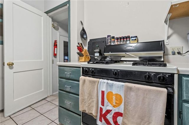 2004 W 72nd Terrace, Prairie Village, KS 66208