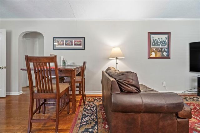 2004 W 72nd Terrace, Prairie Village, KS 66208