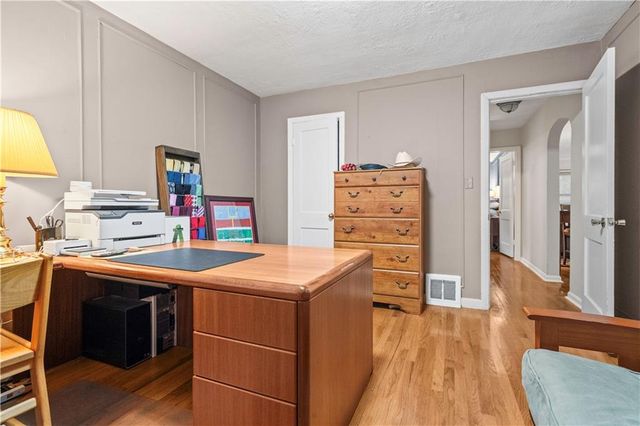 2004 W 72nd Terrace, Prairie Village, KS 66208