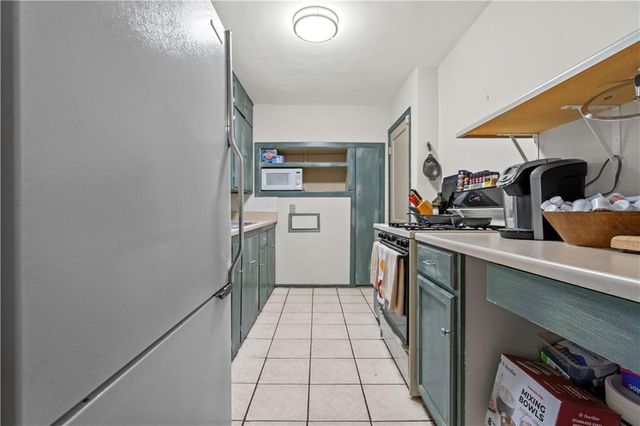 2004 W 72nd Terrace, Prairie Village, KS 66208