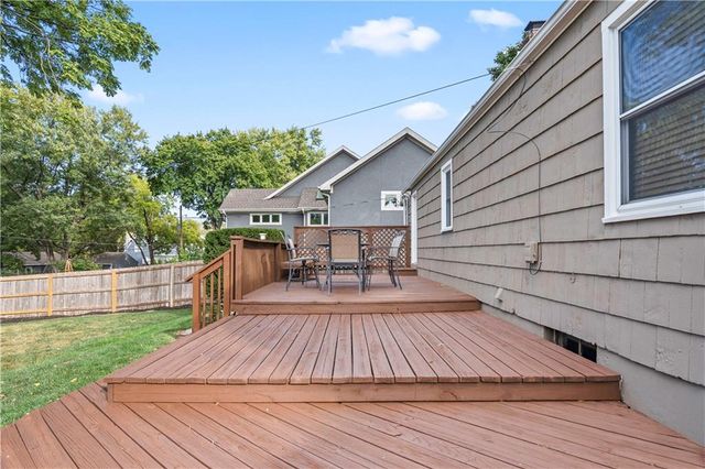 2004 W 72nd Terrace, Prairie Village, KS 66208