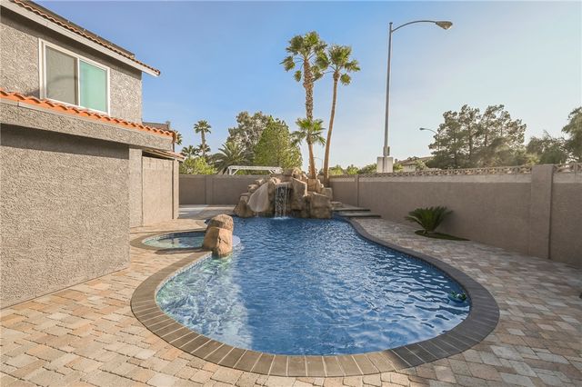 6480 Bristlecone Circle, Las Vegas, NV 89146