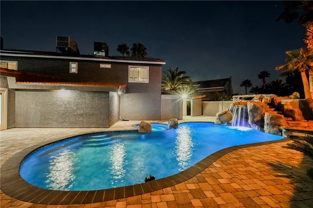 6480 Bristlecone Circle, Las Vegas, NV 89146