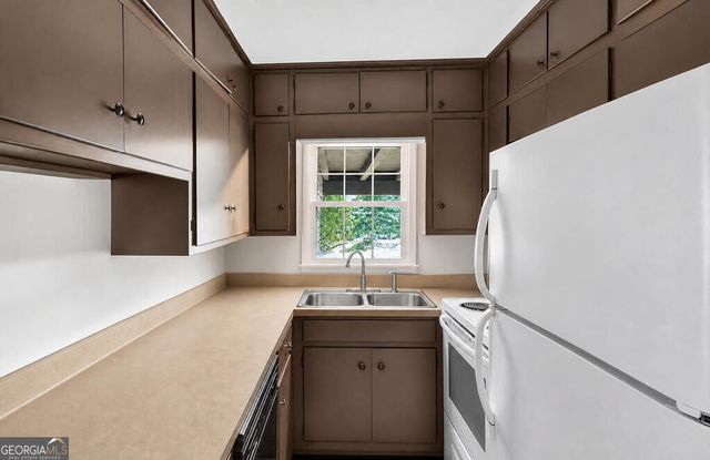 959 Hillcrest Drive, Mccaysville, GA 30555
