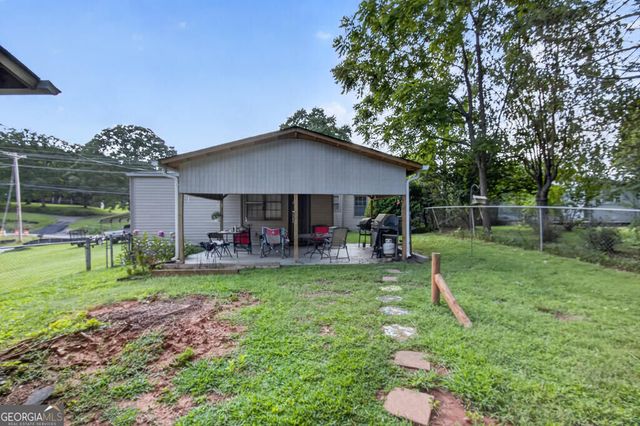 959 Hillcrest Drive, Mccaysville, GA 30555