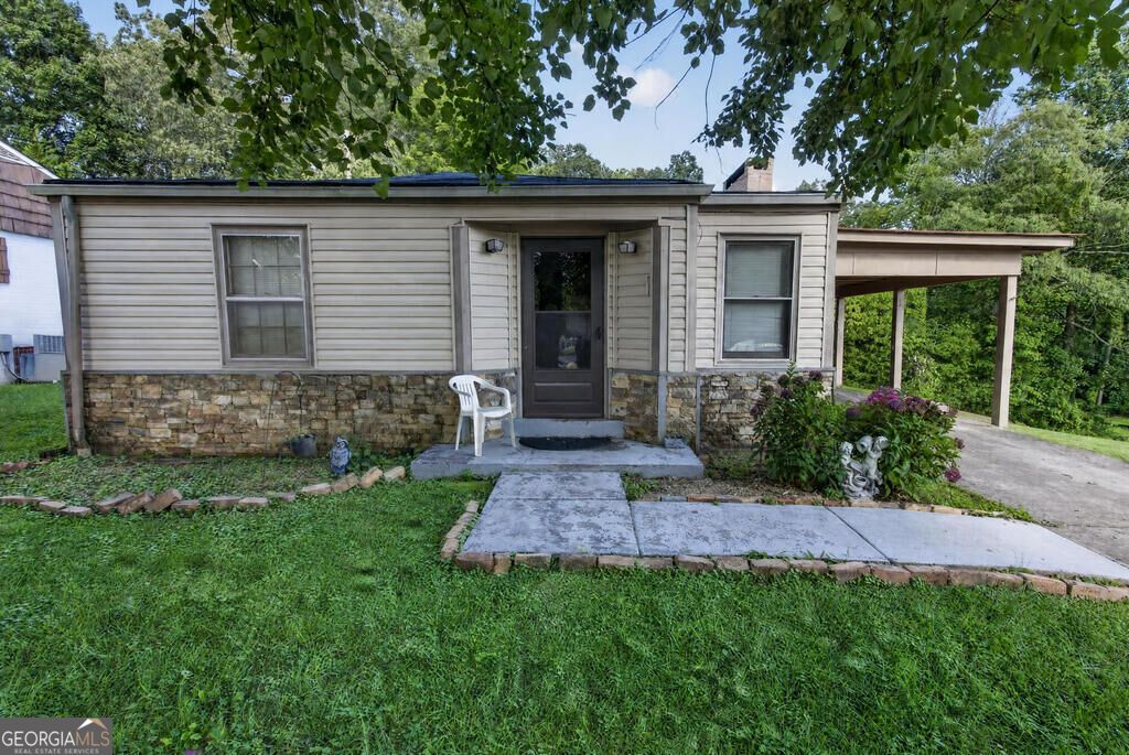 959 Hillcrest Drive, Mccaysville, GA 30555