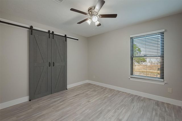 15314 Chestnut Falls Drive, Cypress, TX 77433