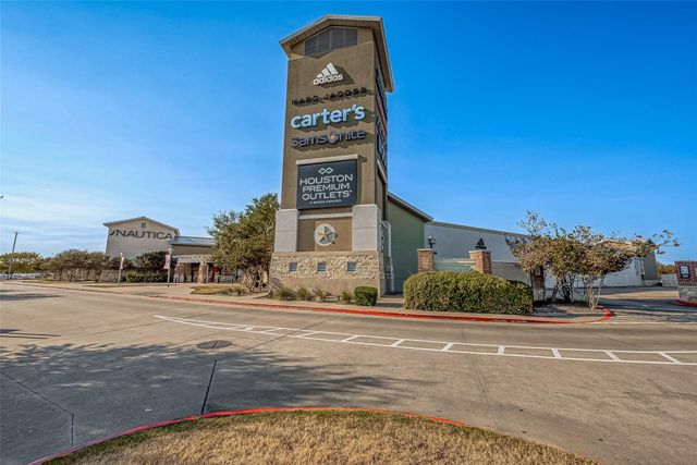 15314 Chestnut Falls Drive, Cypress, TX 77433