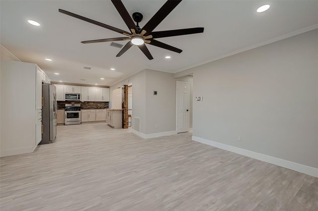 15314 Chestnut Falls Drive, Cypress, TX 77433