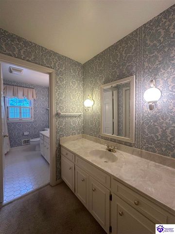 717 Sunrise Lane, Elizabethtown, KY 42701