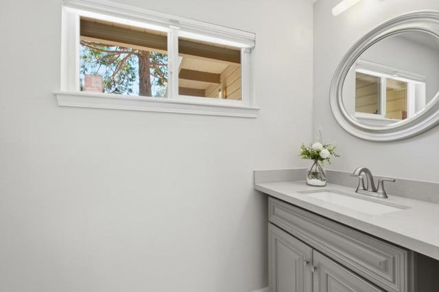 2323 Mastlands Drive, Oakland, CA 94611